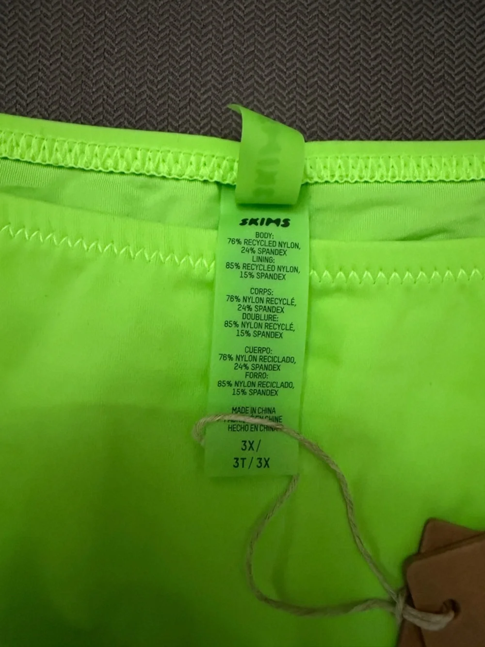 SKIMS SIGNATURE SWIM DIPPED TIE BIKINI BOTTOM 3X Neon Green